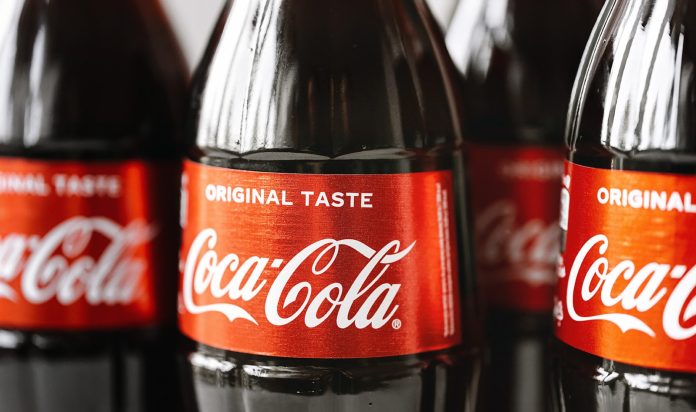 Coca-Cola sve više tone! Očajnički pokušaji distanciranja od Izraela