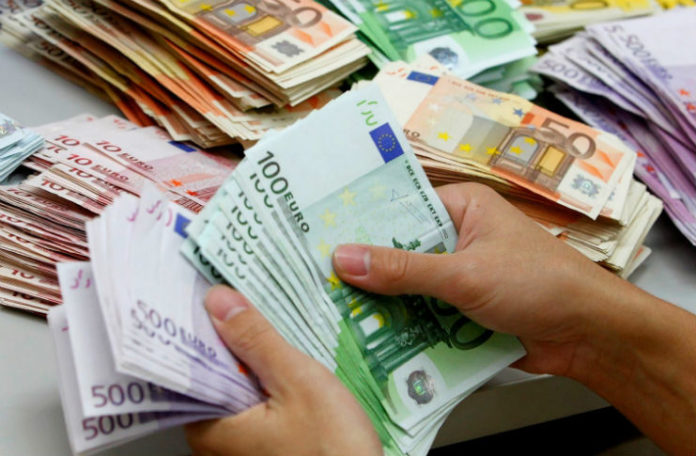 Dijaspora šalje milijarde, banke naplaćuju skupe provizije: Hoće li SEPA konačno pojeftiniti transfer novca u BiH?